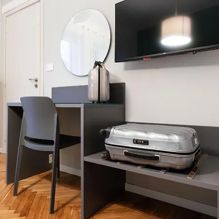 Апартаменты Maison Mimi 2 Ивреа