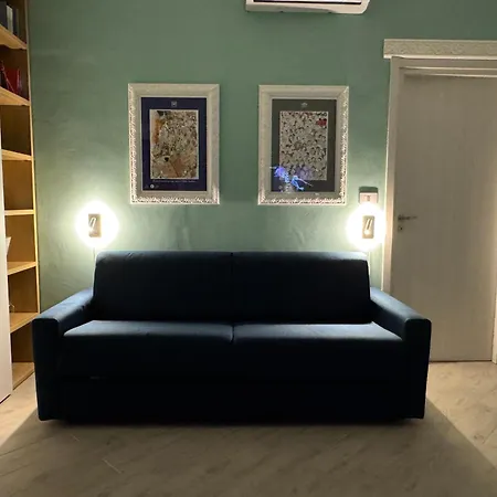 Апартаменты Maison Mimi 2 Ивреа